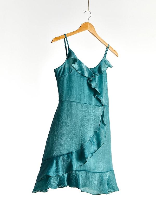 7. Sadece online satışa sunulan bu elbise Lcw'nin bu sezondaki en tatlı parçalarından biri.