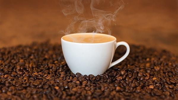 Bununla birlikte, NHS şunları belirtmektedir: "Kafein bazı insanları diğerlerinden daha fazla etkiler ve bu etki normalde ne kadar kafein tükettiğinize bağlı olabilir."