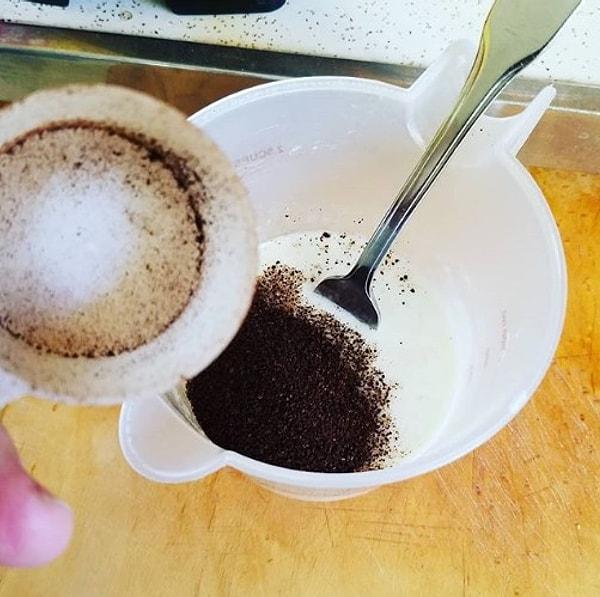 13. Waffle hamuruna yanlışlıkla kahve telvesi döken baba: