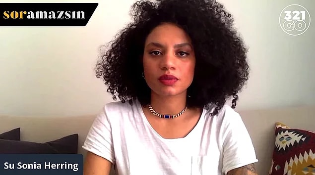 YouTube üzerinden yayınlanan Soramazsın programınının sunucusu Su Sonia Herring, yine dikkat çekici bir bölümle karşımızda.