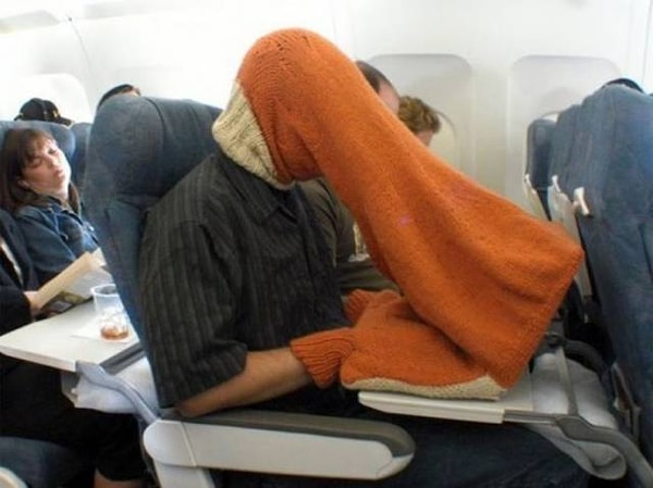 10. Потому что иногда ничего не остается, кроме как сделать вот так, чтобы не видеть все эти ужасы