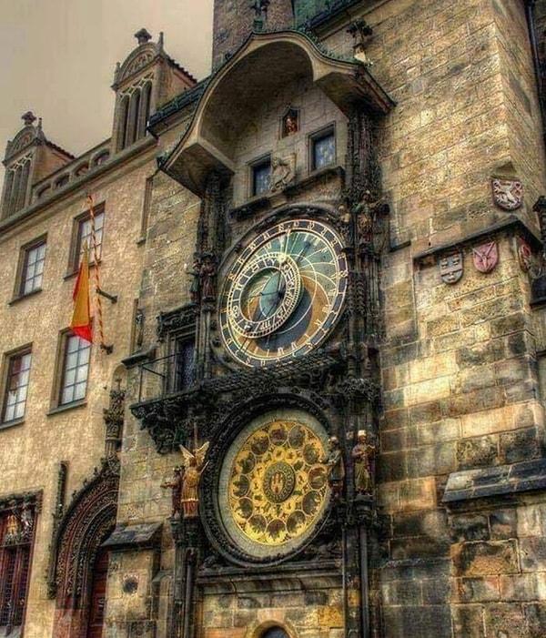 9. 600 yıllık Astronomik Saat Kulesi, Prag.