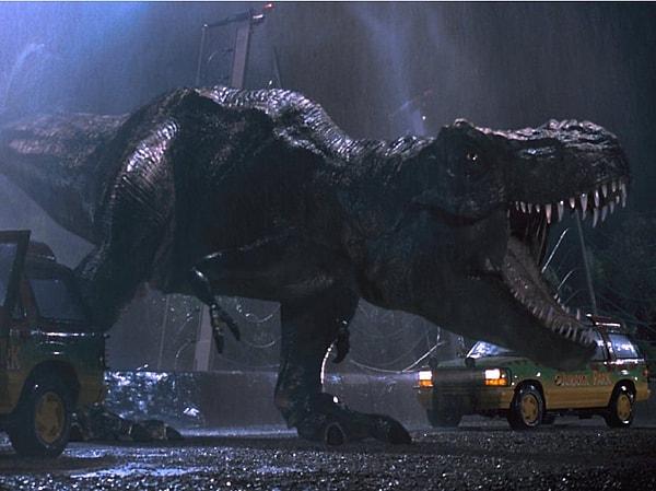 10. 'Jurassic Park' küçük bir CGI dokunuşunun bile filmi ne kadar çok değiştirebileceğinin iyi bir örneği oldu.