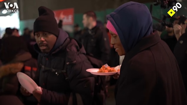 ''Çaresiz insanlara gerçekten el uzatmazsan para hiçbir şey'' diyor Hakkı ve hayatta her şeye şükretmek gerektiğini söylüyor.