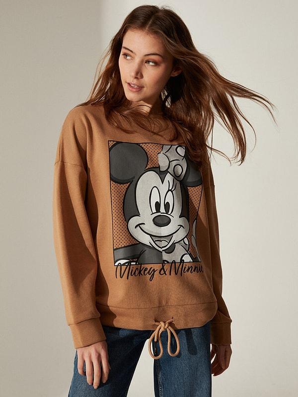7. Mickey Mouse Baskılı Sweatshirt