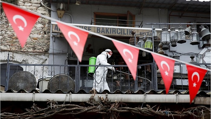 Koca Son 24 Saatteki Rakamları Açıkladı: 26 Kişi Hayatını Kaybetti, Vaka Sayısı Binin Altında