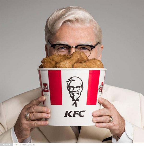 Ayrıca Sanders'a KFC'nin reklam yüzü olarak kalması için yıllık 250 bin dolar ödeme yapılıyor.