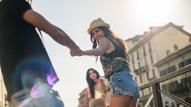 9. Eski sevgilini başka biri ile düşünmek sana ne hissettiriyor?