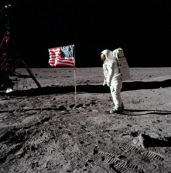 En son Ay'a gidilmesinin ardından 45 yıl geçmiş olması ve gelişen teknolojiye rağmen hala neden Ay'a gidilmediği hepimizin aklında bir soru işareti bırakıyor.