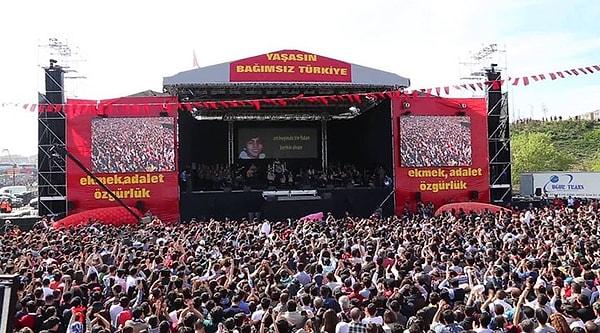 7. Grup Yorum 9 Ağustos saat 15.00'te Yenikapı Miting Alanı'nda konser vereceklerini duyurdu, İstanbul Valiliği tarafından yapılan açıklamada ise konsere izin verilmediği açıklandı.