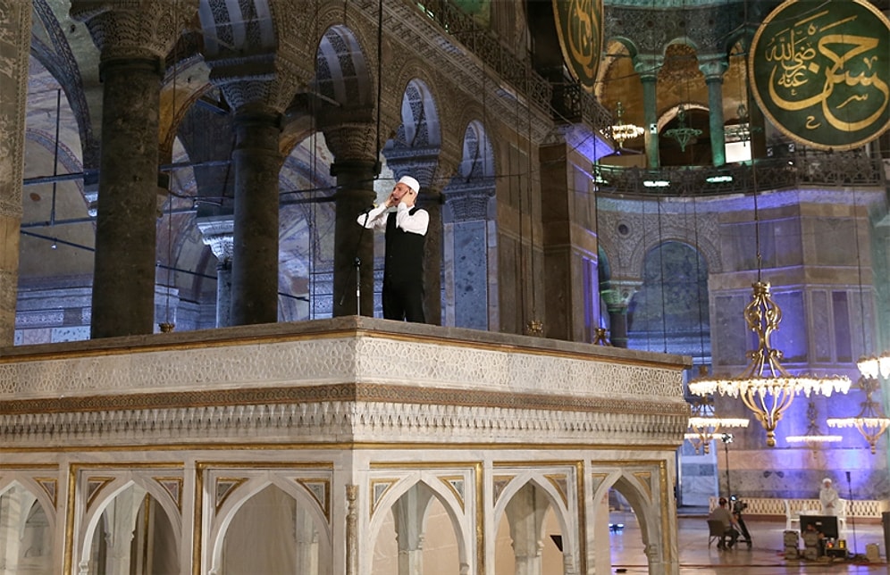 Çavuşoğlu'ndan Ayasofya Açıklaması: 'Kur'an-ı Kerim'in Nerede Okunacağını Başka Birine mi Soracağız?'