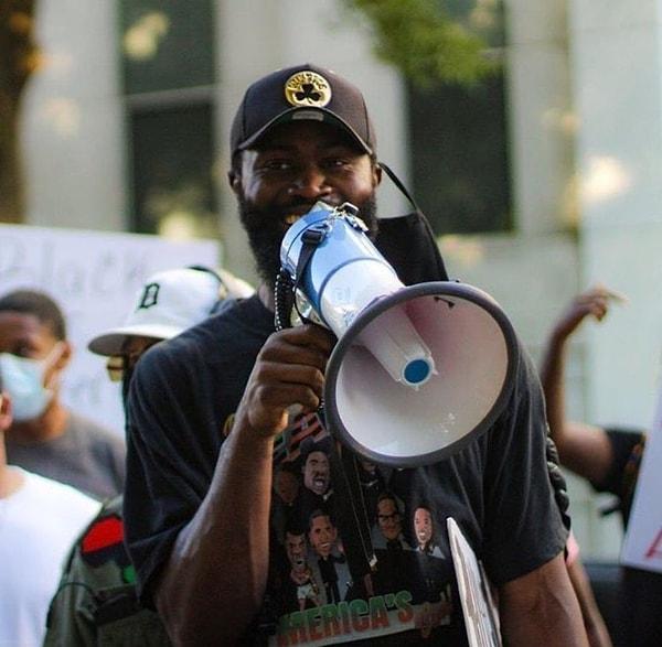 3. Jaylen Brown, doğduğu şehir Atlanta'daki protestolara katılabilmek için Boston'dan 15 saatlik bir araba yolculuğu gerçekleştirdi: "Ünlü olmak, NBA oyuncusu olmak beni devam eden bu protestolardan ve konuşmalardan hiçbir şekilde ayırmıyor."
