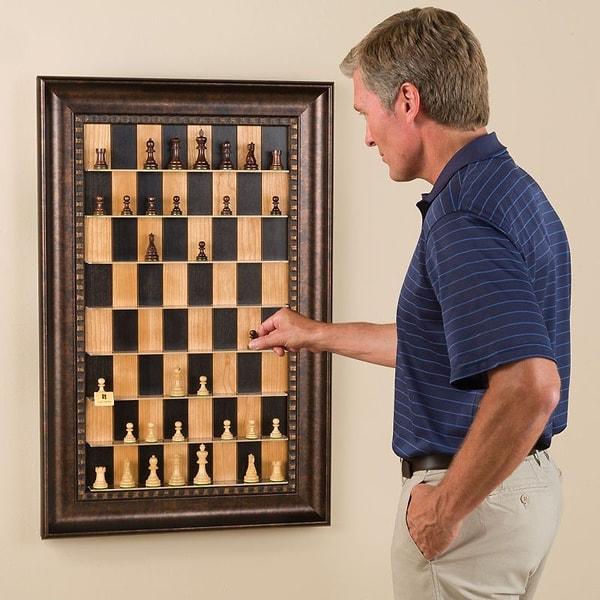 1. Duvarlara asacağınız bu duvar satrancı ile hem şık bir görünüm hem de sıradışı bir satranç deneyimi yaşayabilirsiniz!