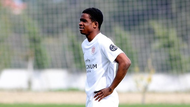 5. Paul Mukairu ➡️ Leipzig ve PSV