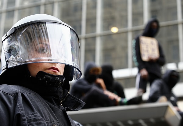 Almanya’da da başta başkent Berlin olmak üzere Hamburg ve Münih de dahil birçok kentte binlerce kişi ırkçılık karşıtı mesajlarını protesto eylemlerinde aktardı. Özellikle Berlin’deki göstericilerin çoğunluğunun siyah renkte giysi giyindiği dikkat çekti.