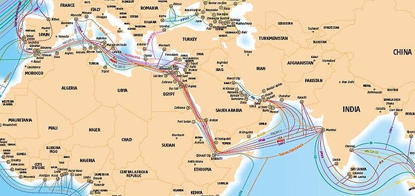 4. 2008'de bir geminin çapasının yanlışlıkla yer altındaki internet kablolarından ikisini kesmesiyle Asya'nın internet kapasitesi %72 azalmıştı.