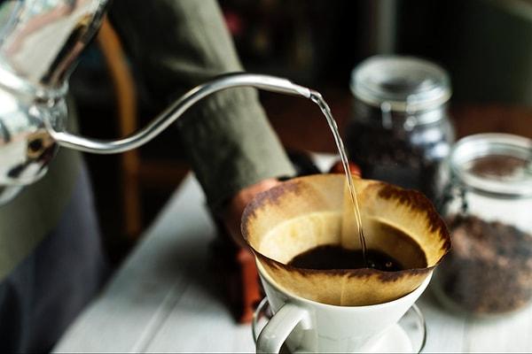10. Kağıt filtrede demlenmeyen kahve kolesterolü ciddi derecede yükseltebilir.