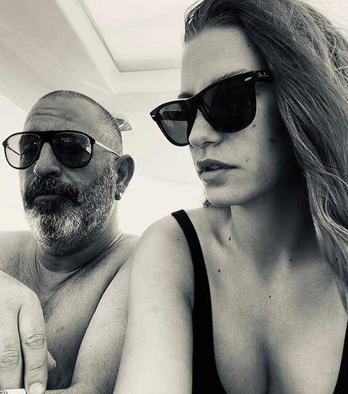 Sessizliğini Bozdu! Serenay Sarıkaya Sevgilisi Cem Yılmaz'la Olan İlk Fotoğrafını Paylaştı, Yorumlar Gecikmedi