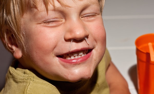 8. Взрослое человеческое тело в день производит около 1,5 литров носовой слизи(сопли), 1 литр слюны, 3 литра желудочного сока и 3,5 литра кишечного сока!