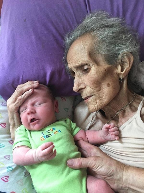 3. "Bugün oğlum büyük büyük büyükannesiyle tanıştı."