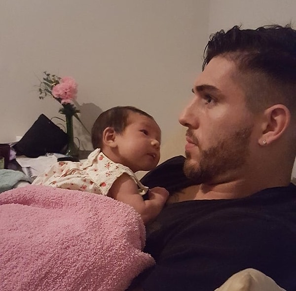 4. "Çocuk yapmak için 4 yıl boyunca uğraştıktan sonra sonunda yıllardır hayalini kurduğum ailemle birlikteyim."