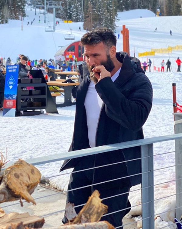 Но карантинный период сильно повлиял даже на Дэна Билзеряна. В этот период он решил уделить много времени себе, избегая социальных сетей. Не поверите, но "король Инстаграм" даже прочитали книгу во время карантина!