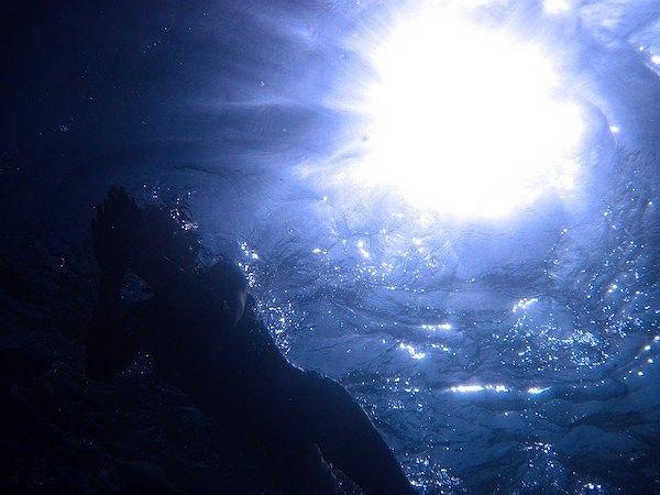 8. Ses dalgaları okyanusun en derin kısımlarına kadar ulaşabilir.