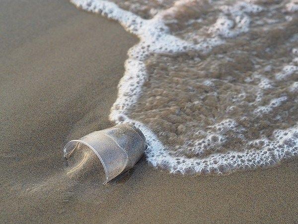 14. Her yıl okyanuslardan 7 milyon ton plastik çıkıyor.