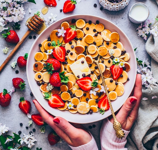 1. Aslında normal pancake ile arasında çok fark olmasa da ponçikliğiyle gönülleri kazanan: Kahvaltılık gevrek pancake