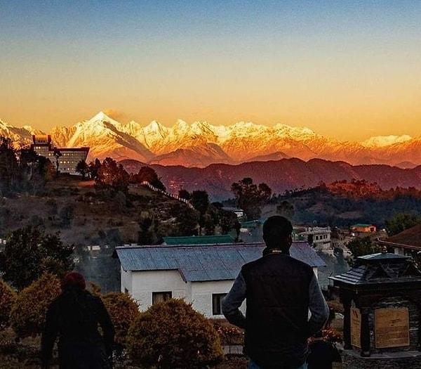 10. Altın renkli Himalaya dağları.