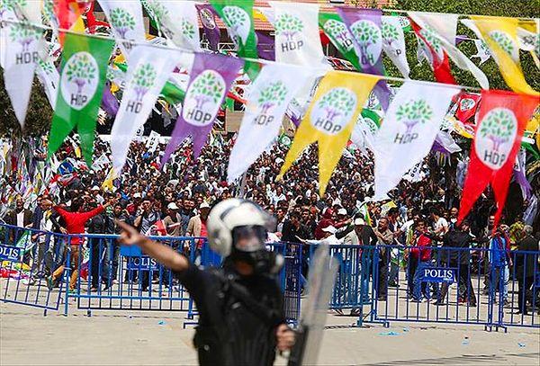 HDP, Edirne ve Hakkari'dan Ankara'ya yapılacak protestoda toplantılar olacağını, karayolundan yürünmeyeceğini duyurmuştu