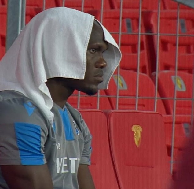 35. dakikada Anthony Nwakaeme, sakatlığından dolayı oyuna devam edemedi.