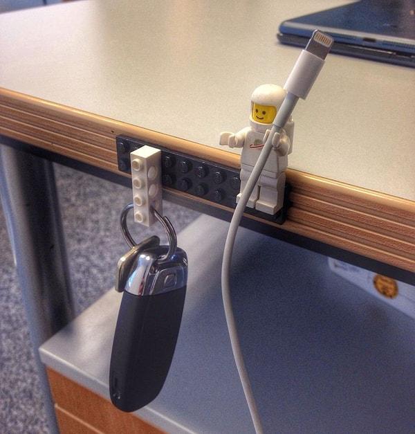 19. "Lego anahtar ve kablo tutucu"