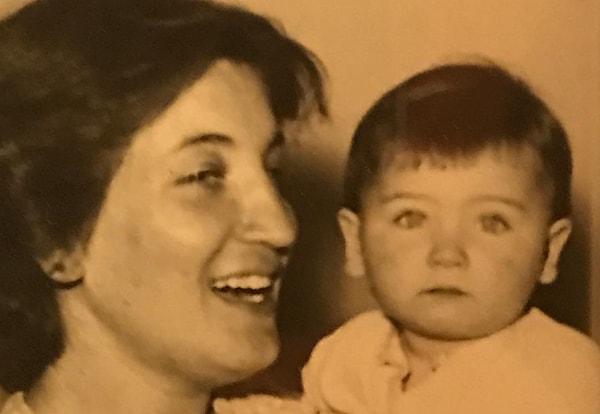 18 Temmuz 1955'te Mehmet Bahattin Avar ve Gülten Avar'ın kızı olarak Eskişehir'de dünyaya geldi Banu Avar.