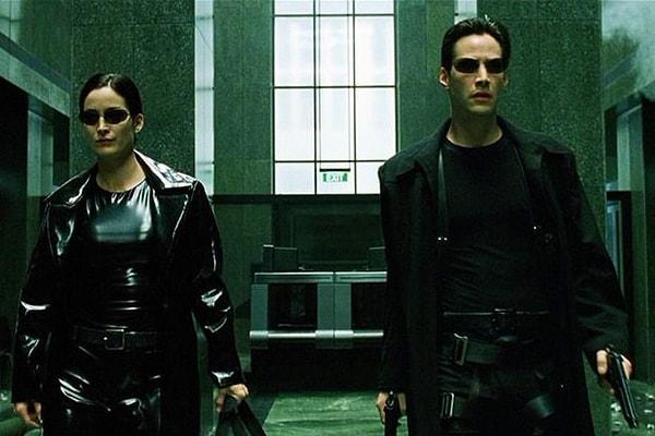 1. The Matrix’in vizyon tarihi ertelendi. Yeni vizyon tarihi 1 Nisan 2022.