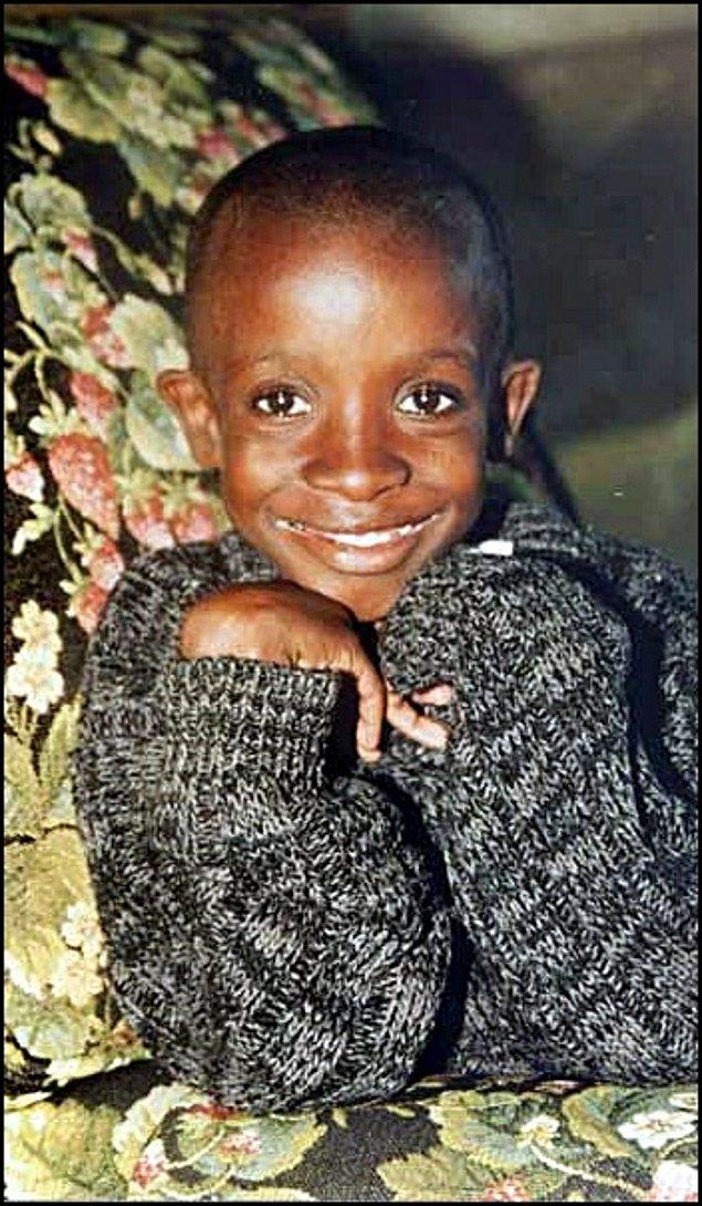 10. Güney Afrika'da HIV ve AIDS hastası çocukların hakları için aktivistlik yapan ve küçük yaşta hayatını kaybeden Nkosi Johnson.
