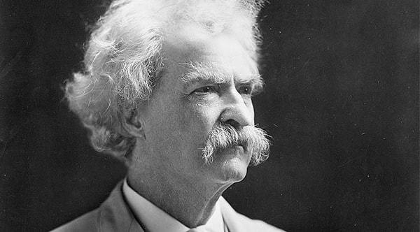 7. Mark Twain 1835'te Halley Kuyruklu Yıldızı'nın dünyanın üzerinden geçtiği günde dünyaya gelmiş, "Seneye yine dünyanın üzerinden geçecek, onunla da gitmeyi planlıyorum" demiş ve gerçekten de 21 Nisan 1910'da yıldızın geçtiği gün ölmüştür.