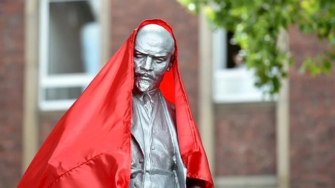 Almanya'da İktidar Partisinin İtirazlarına Rağmen Lenin Heykeli Dikildi