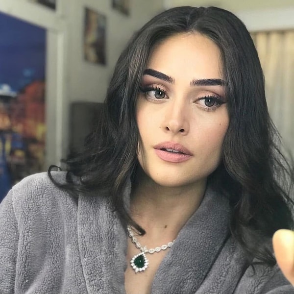 8. Эсра Бильгинч