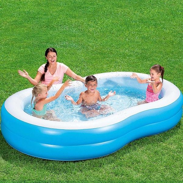 6. Yeri müsait olanlar için bu kocaman havuz tüm aileye yeter!