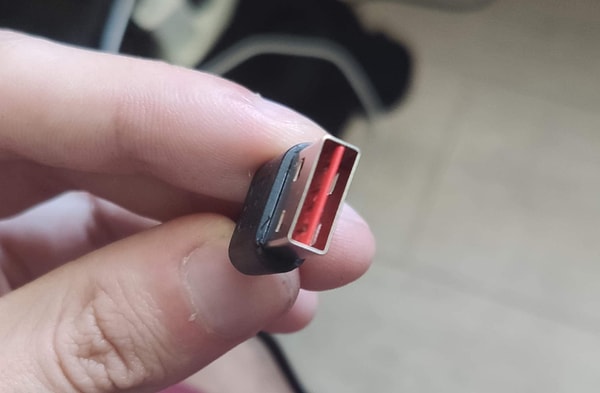 6. USB-флешка, адаптированная с обеих сторон: