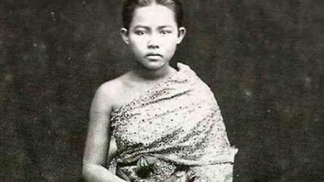 Sunandha Kumariratana Tayland kraliçesiydi.