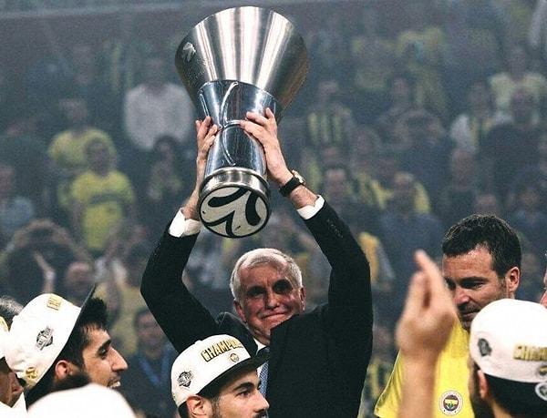 Fenerbahçe Beko'daki 7 yıllık kariyerini noktalayan Obradovic, Sarı-lacivertli ekibe yaşattığı THY Euroleague şampiyonluğuyla kulüp tarihine geçti.