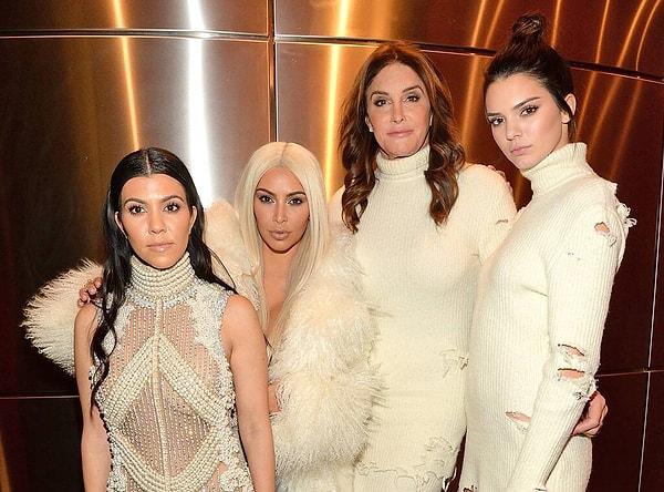 10. Babalarının cinsiyet değiştirme operasyonu ile sarsılan Kardashian ailesi.