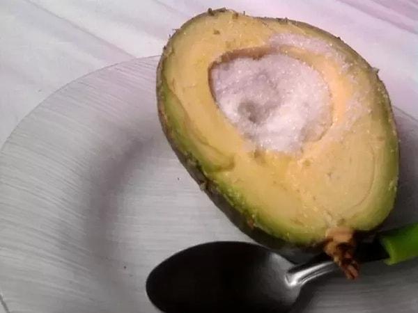 6. Brezilya'da rastlayacağınız şekerli avokado.