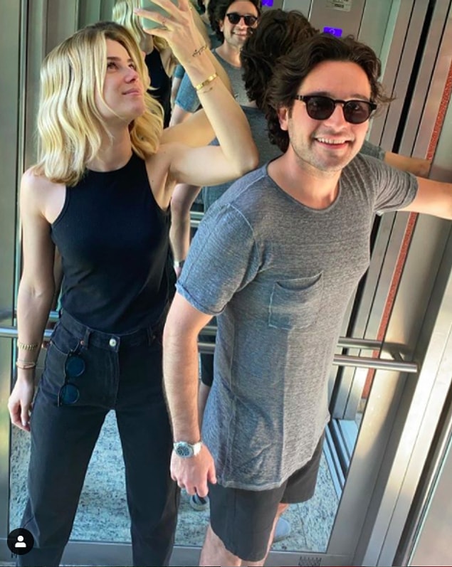 En önemlisi de Nazlı Kayı, anne Arzu Sabancı'nın onayını almış çoktan... İkili hem Instagram'da takipleşiyor, hem de yorumlaşıyorlar.
