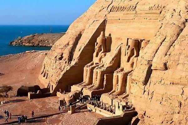 5. "Eğer Mısır'a geldiyseniz piramitlere tırmanmayın. Bu yasa dışıdır. Size önerim kültürel bir seyahat için Mısır'a geldiyseniz, piramitleri ziyaret etmek yerine Luxor ve Asvan'a gitmeniz. Bana teşekkür edeceksiniz."