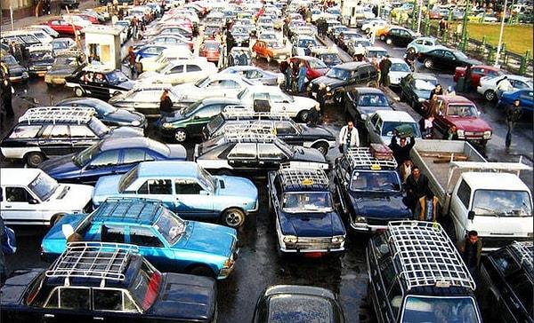 6. "Mısır'da kesinlikle araba kiralamayın. Özellikle Kahire'deki trafik akıl almaz. Trafik kuralı neredeyse yok. Bunun yerine Uber kullanmanızı tavsiye ederim."