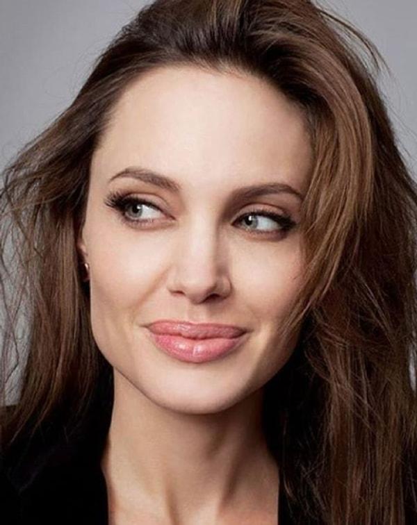 3. 1 milyon dolara helikopter alan Angelina Jolie: