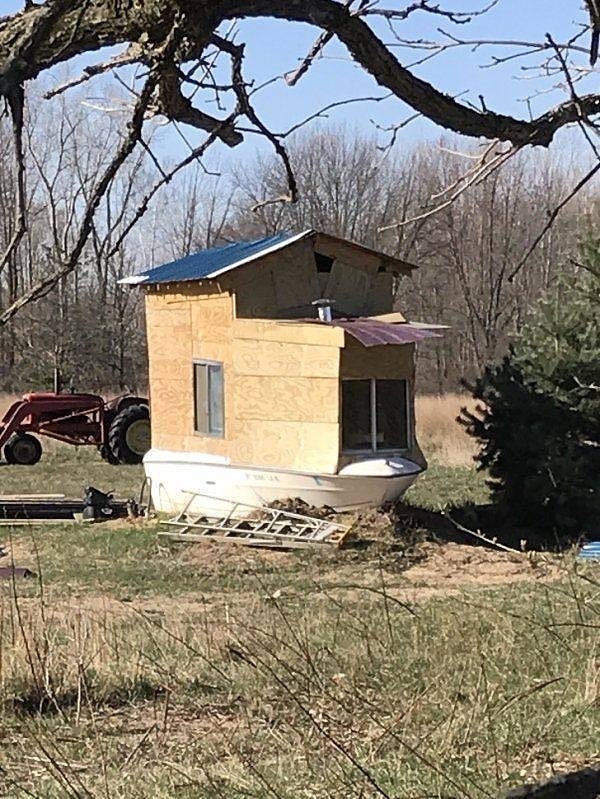 6. Тот момент, когда вы запрашиваете у архитектора лодочный домик, и на деле он оказывается не много другой, как ты себе представлял..